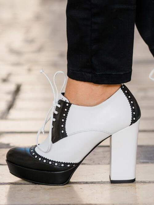 Stilettissimo. We Are Your Shoes. BLACK & WHITE