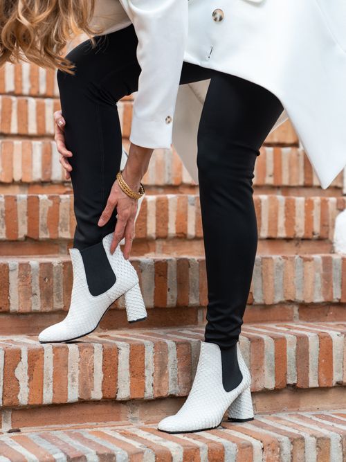 STILETTISSIMO | We Are Your Shoes BLACK & WHITE